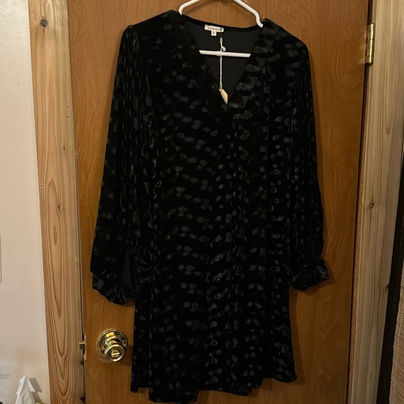 JODIFL Dresses & Skirts - Jodifl Black Dress with Pouf sleeves